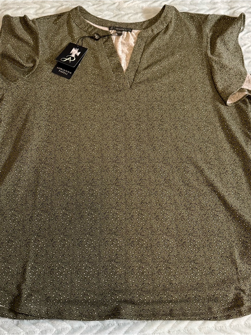 Adrianna Papell Olive Green Short Sleeve V-Notch Tee with Micro Print